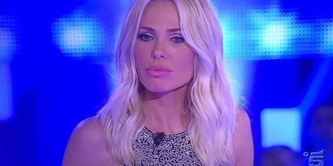 Grande Fratello Vip news, Ilary Blasi: battuta velenosa su Andrea e Giulia