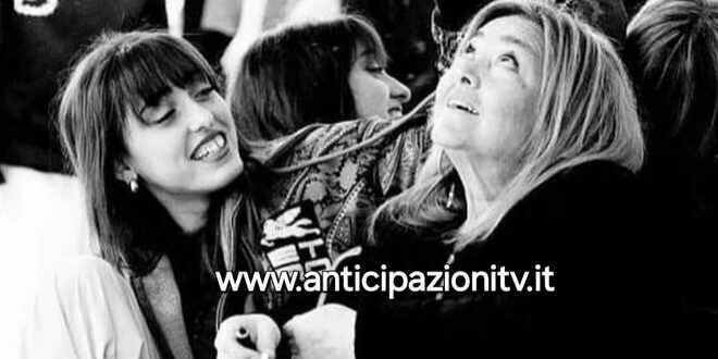 Amici news, gravissimo lutto per Giulia Stabile: il messaggio dopo la triste scomparsa