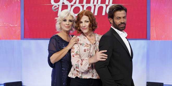 Uomini e Donne anticipazioni, i nuovi tronisti: niente trono gay, ecco chi ci sarà…