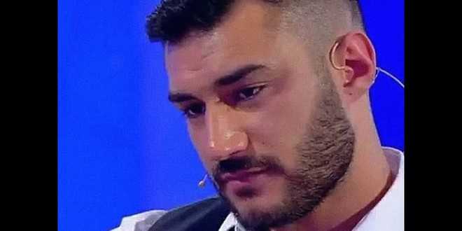 News Uomini e Donne, il bellissimo gesto di Lorenzo per Sara