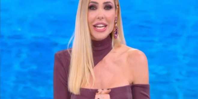 Isola dei Famosi 2021, Ilary Blasi svela alcuni retroscena