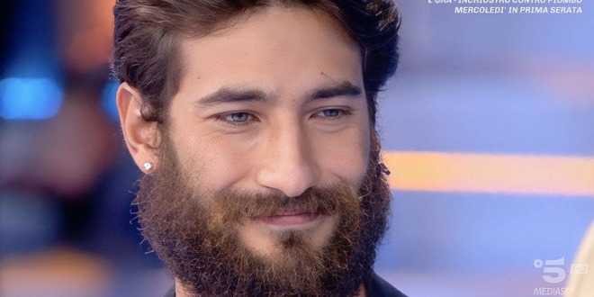 Isola dei Famosi, svelato l’altro (imbarazzante) motivo per cui Roger ha lasciato la Playa