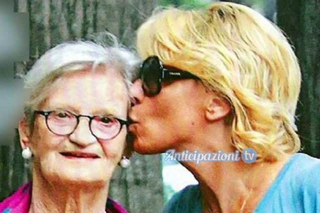 Uomini e Donne news, Maria De Filippi: “Mia madre odia Uomini e Donne”, mentre Maurizio…