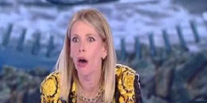 Isola dei Famosi 2018: un’altra naufraga incastra la Marcuzzi e gli autori
