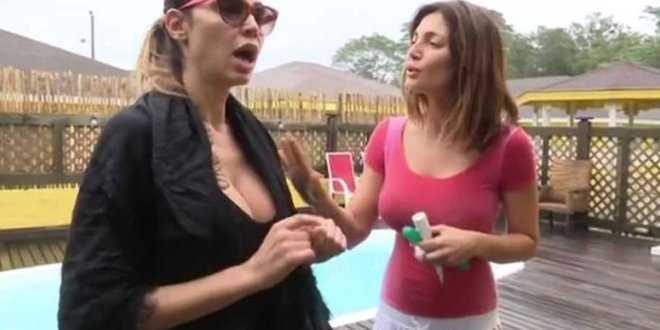 Isola dei Famosi 2018, volano insulti tra Alessia Mancini e Cecilia Capriotti