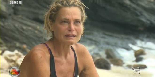Isola dei Famosi news: Simona Ventura furiosa, secondo Novella 2000 non si presenterà in puntata