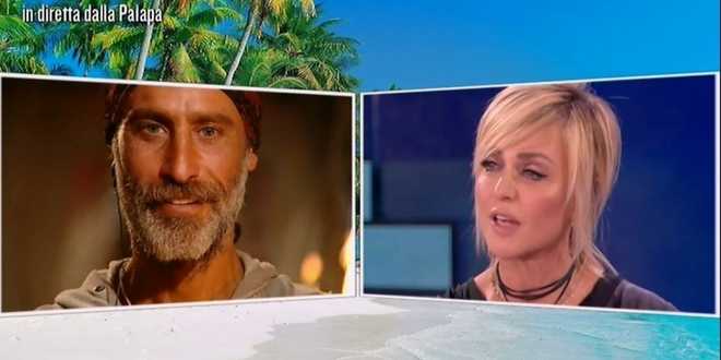 Isola dei Famosi: Paola Barale in soccorso di Raz Degan? Gli indizi