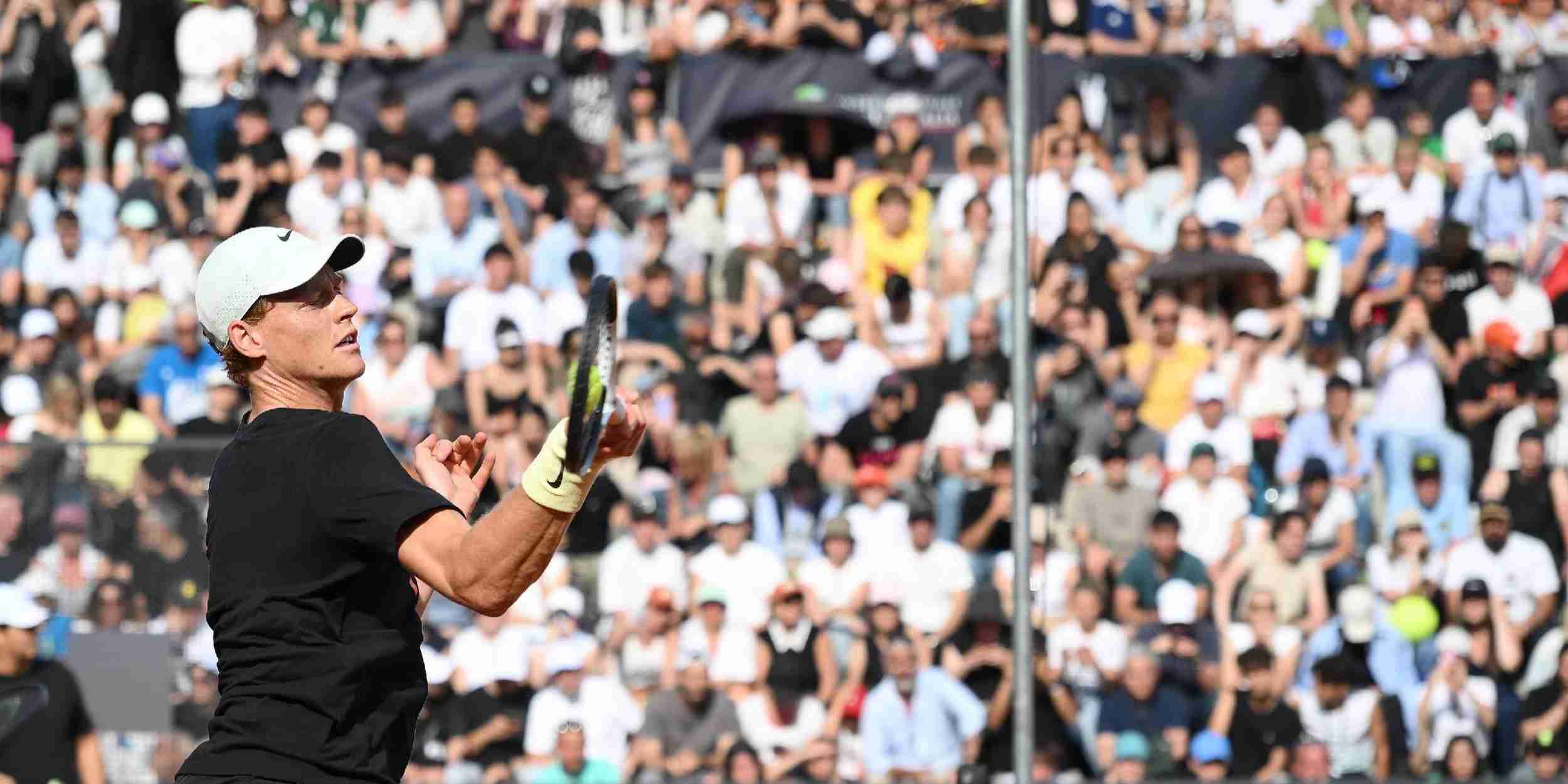 Jannik Sinner conquista il Foro Italico: tifosi in delirio per il numero uno al mondo