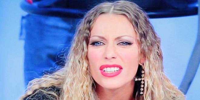 Grande Fratello Vip, Karina Cascella furiosa con Cecilia e Ignazio