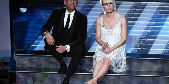 Uomini e Donne, la De Filippi contro Sanremo: “Claudio Baglioni sta sbagliando”