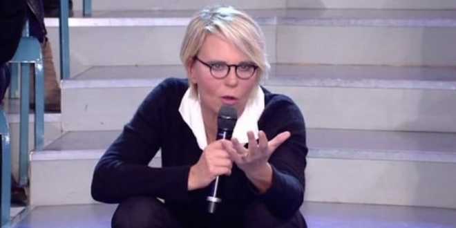 Uomini e Donne anticipazioni, la De Filippi invita una dama a lasciare!