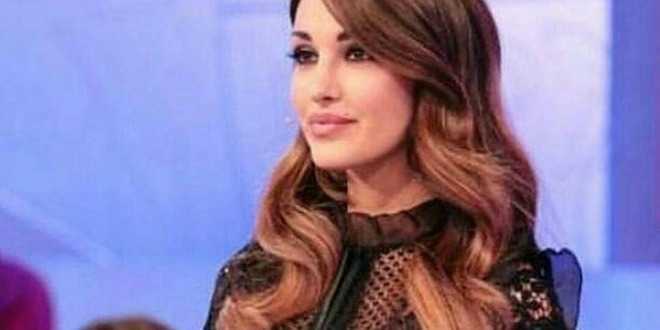 Anticipazioni Uomini e Donne: l’abbandono di Rosa, le reazioni di Pietro e Alex