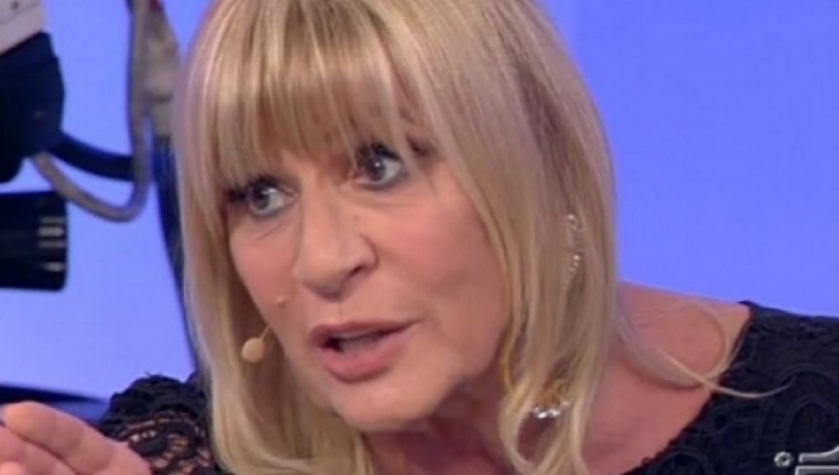 Uomini e Donne, le accuse shock dell’ex amica di Gemma: “È fidanzata e la redazione lo sa”