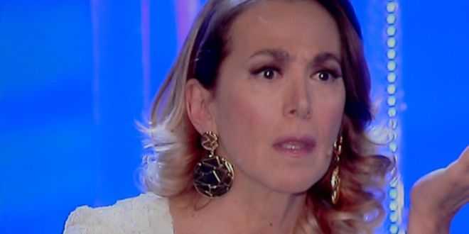 Litigio in diretta a Domenica Live, volano schiaffi