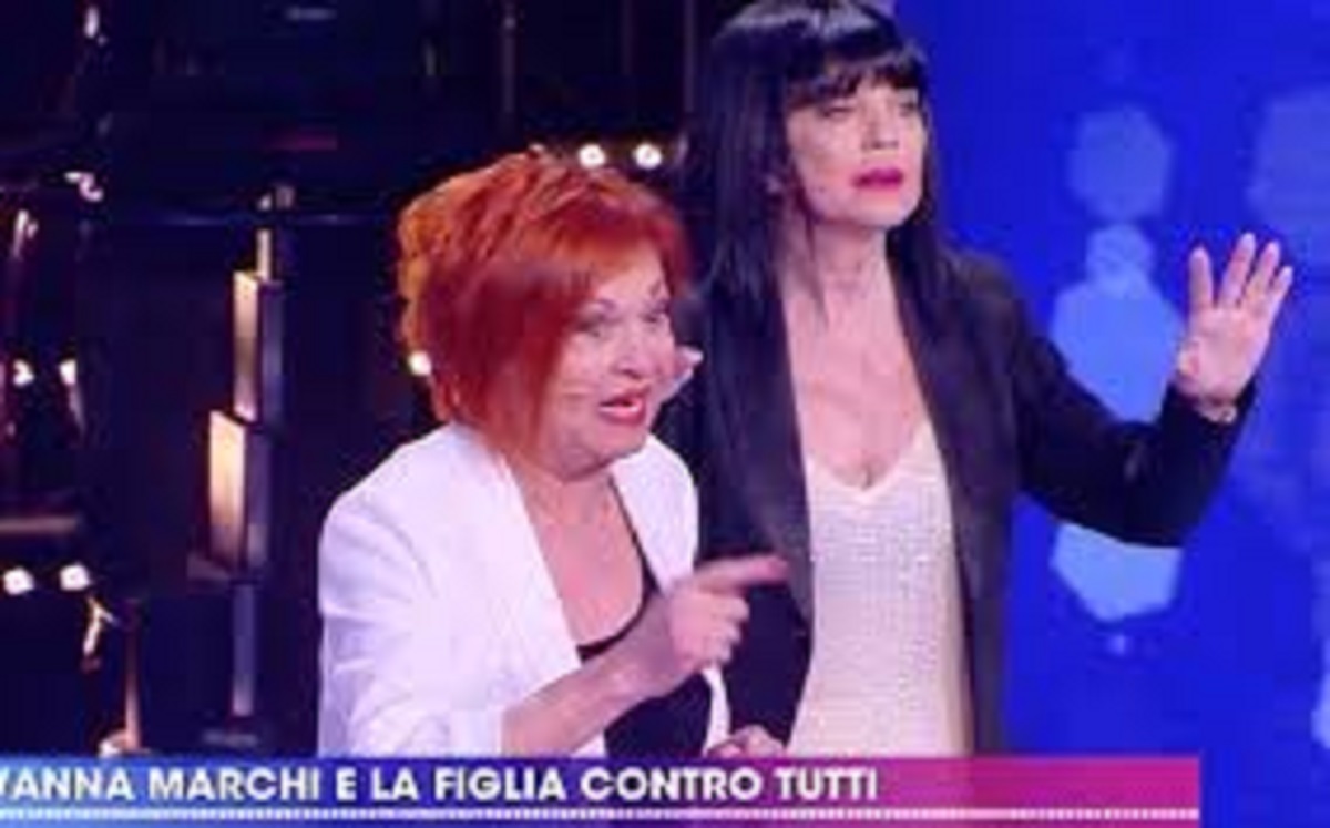 Live, non è la d’Urso: insulti in studio per Wanna Marchi e la figlia Stefania