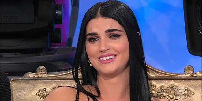 Uomini e Donne anticipazioni, lo studio in lacrime per quanto successo a Teresa Langella