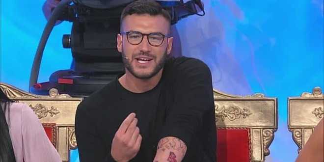 Uomini e Donne anticipazioni, Lorenzo Riccardi abbandona lo studio