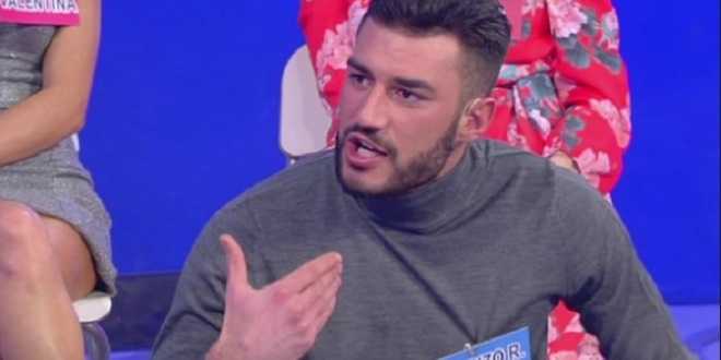 Uomini e Donne, Lorenzo Riccardi: il gesto shock e la dura lite con Luigi