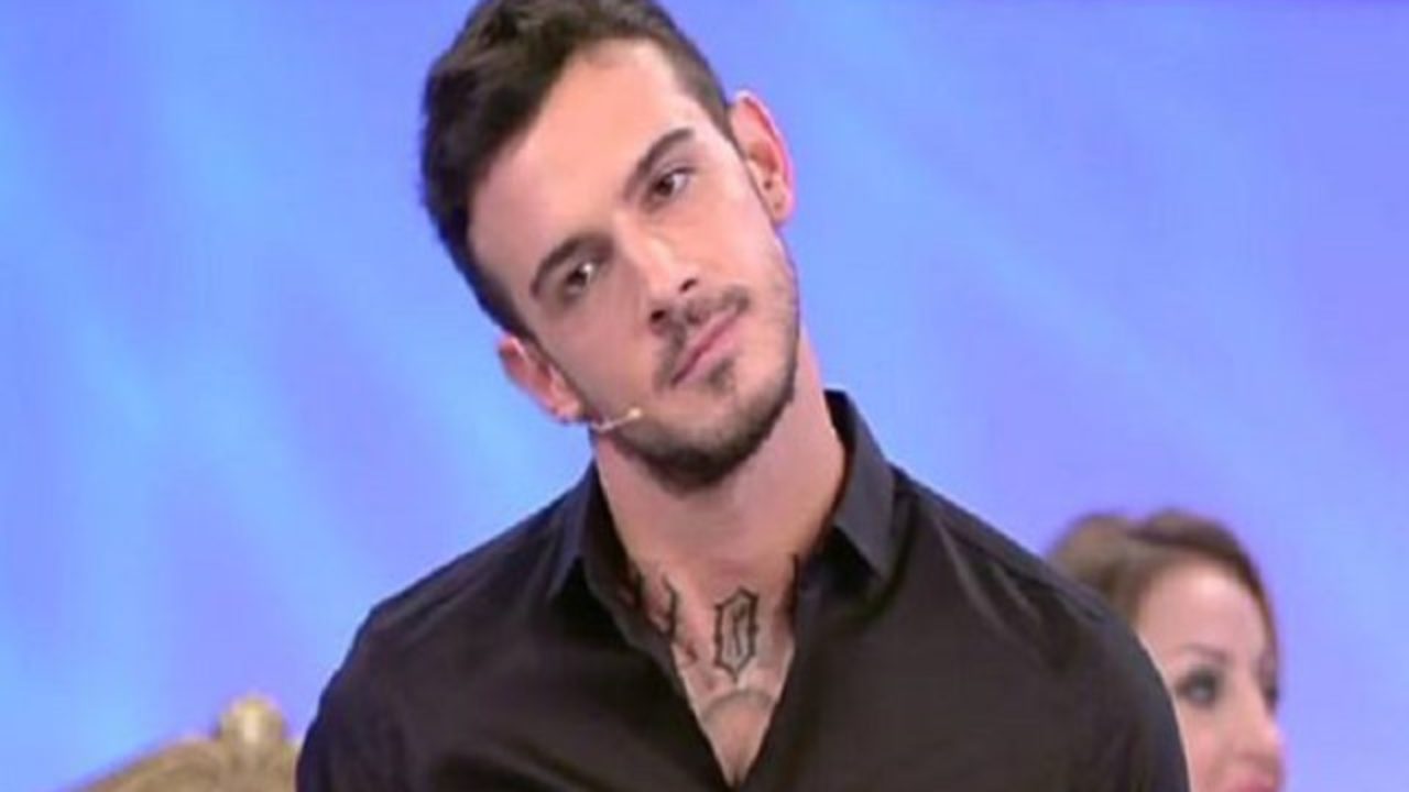 Uomini e Donne gossip, Lucas Peracchi non sta bene: dà di matto sui social, poi scompare