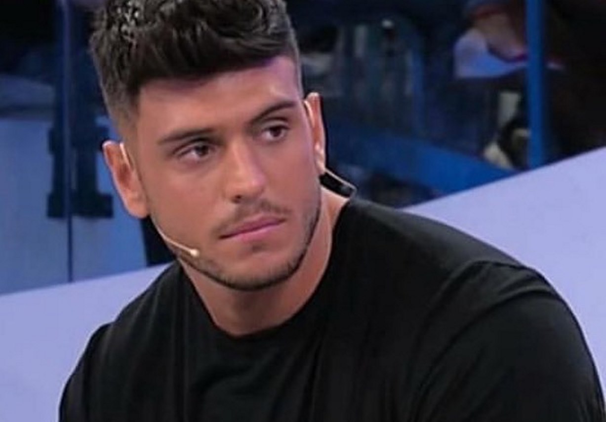 Uomini e Donne anticipazioni: Luigi Mastroianni cerca il bacio e accade l’inaspettato
