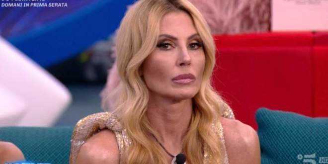 GF Vip, grave lutto per Nathaly Caldonazzo: il dramma mentre era nella Casa