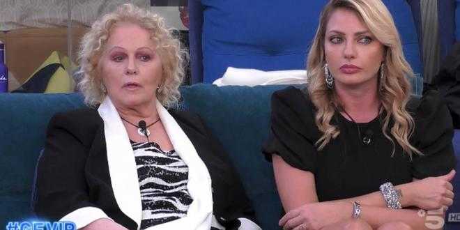 GF Vip, Manila Nazzaro sbugiarda Katia Ricciarelli: “Le servivo e basta”