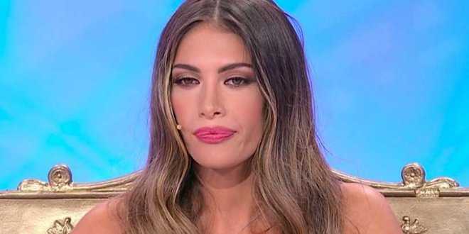 Uomini e Donne news, Mara smascherata in puntata: l’ex fidanzato frequenta la sua casa