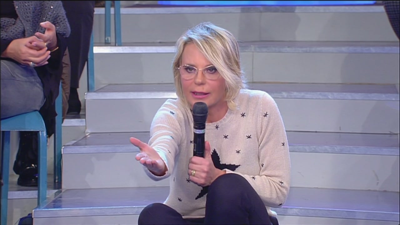 Uomini e Donne gossip, Maria De Filippi è furiosa: in arrivo severi provvedimenti