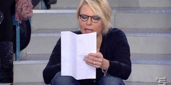 Uomini e Donne news: Maria De Filippi furiosa con un tronista