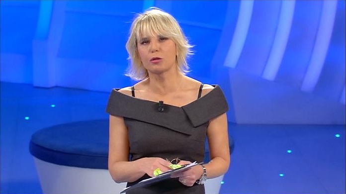 Maria De Filippi non sopporta la fidanzata del figlio? La gaffe a C’è Posta per Te poi smentita