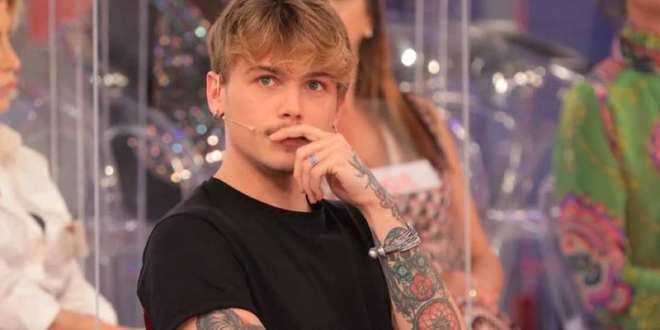 Uomini e Donne, Maria De Filippi offre un lavoro a Giacomo Czerny: ecco quale