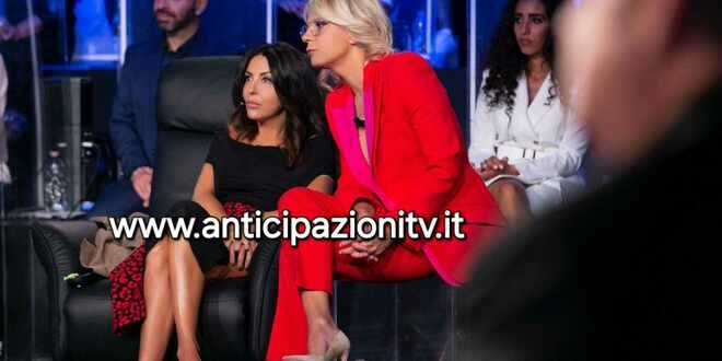 Maria De Filippi e Sabrina Ferilli si sono allontanate? Arriva il commento dell’attrice