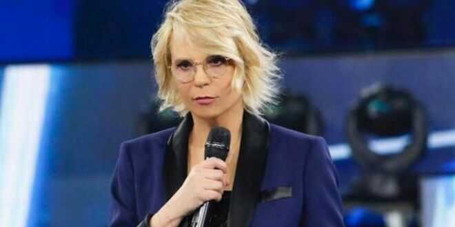 Maria De Filippi, shopping con una meravigliosa auto di lusso