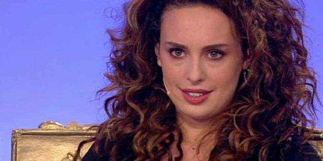 Uomini e Donne anticipazioni, Maria De Filippi umilia Sara Affi Fella