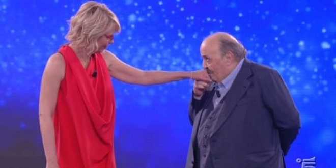 Uomini e Donne news: Maurizio Costanzo commuove! La sorpresa di Maria De Filippi