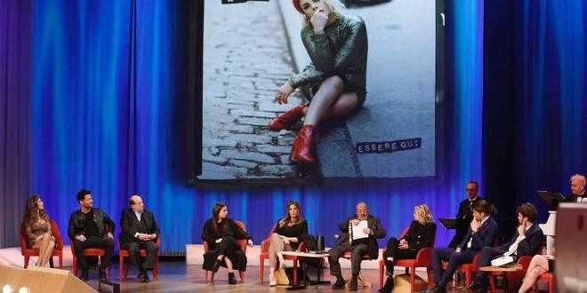 Maurizio Costanzo Show, puntata del 13-4-2018: ospiti e retroscena, ecco cosa succederà