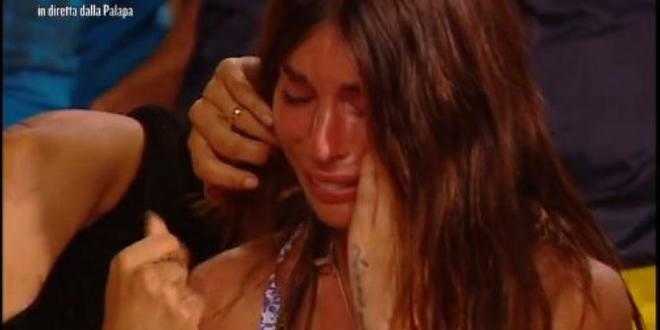 Isola dei Famosi, Biaggi ha un’altra e Bianca Atzei ha un malore