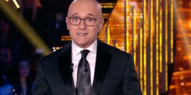 Grande Fratello Vip, Mediaset fa dietro front: Alfonso Signorini fuori dal reality?