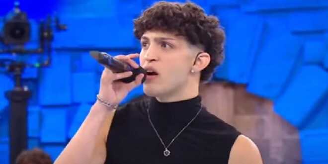 Amici, Mida in contatto con un cantante internazionale per una collaborazione: svelato il nome