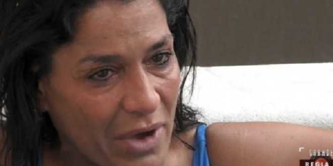 Grande Fratello 15, minacce shock ad Aida: “Stasera l’affogo in piscina”
