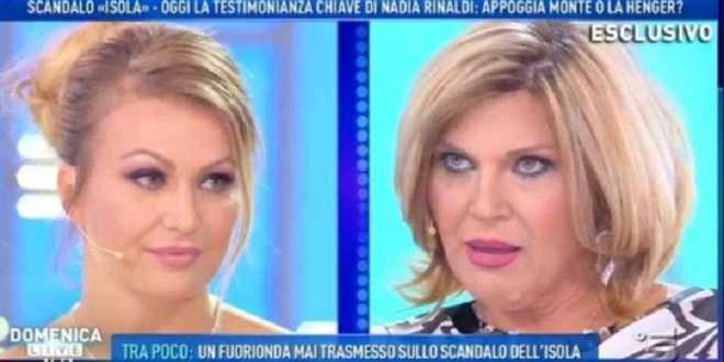 Isola dei Famosi 2018, Nadia Rinaldi costretta a tradire Eva Henger?