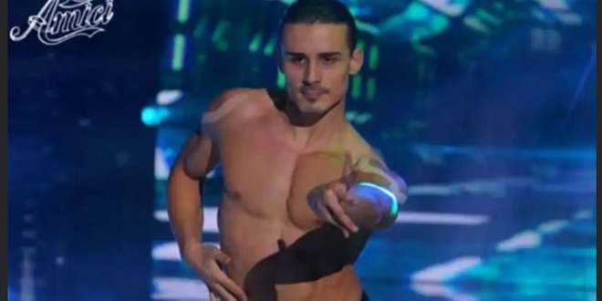 News Amici 19, Valentin lancia una provocazione e tuona: “Non vale la pena”