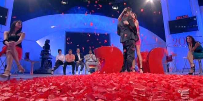 News Uomini e Donne: dopo Andrea e Valentina, un’altra coppia starebbe per scoppiare!