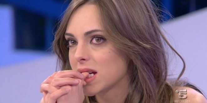News Uomini e Donne: Giulia e il suo delirio su Instagram, Lucas l’ha mollata perché non si è concessa?
