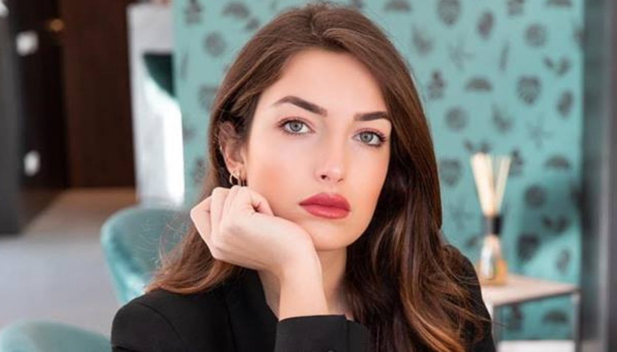 Gossip Uomini e Donne, Nilufar Addati perseguitata da una donna: il drammatico sfogo