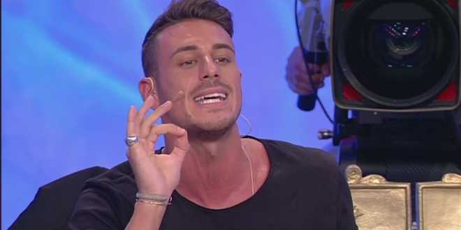 Uomini e Donne gossip, Nilufar Addati prende in giro Mattia Marciano: lui sbotta