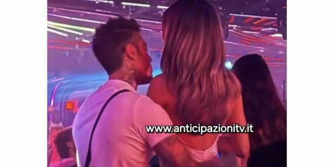 Spunta il nome della modella del video del bacio con Fedez: la testimonianza dettagliata