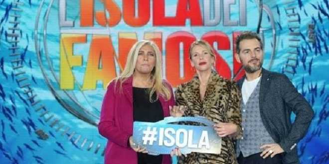 Isola dei Famosi 2018, le novità sulla conduzione e i concorrenti fantasma