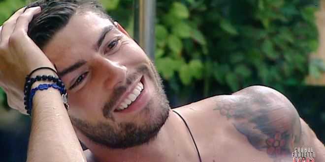 Grande Fratello Vip 2, un nuovo bacio nella casa