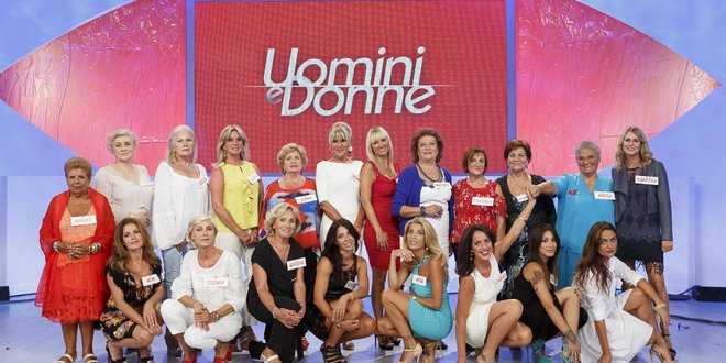 Uomini e Donne news, nuovo lutto nel trono over: è morta un’amata protagonista